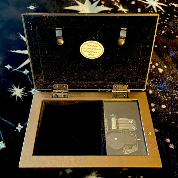 JEWELRY BOX/MUSIC BOX/PICTURE FRAME - Picture 3 of 7